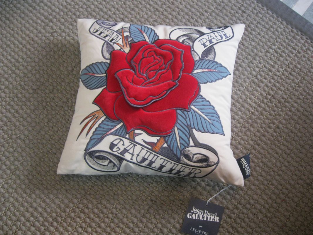 Coussin Jean Paul Gaultier
